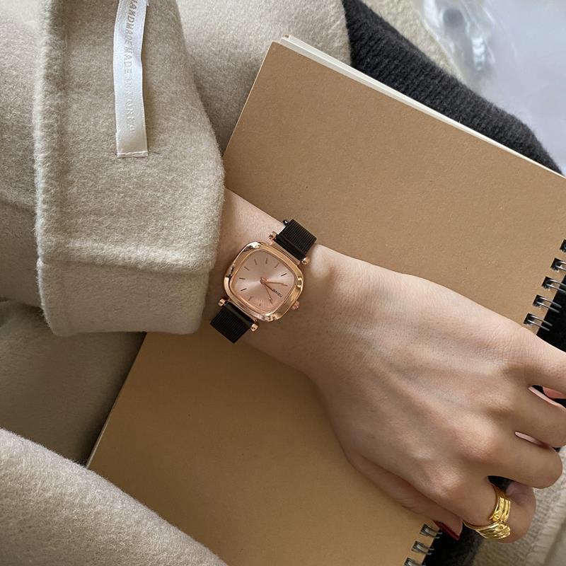 Winner Đồng Hồ Đeo Tay Vuông Nhỏ Mặt Vuông Màu Vàng Đen Nhẹ Sang Trọng Thời Trang Chống Nước Dành Cho Nữ