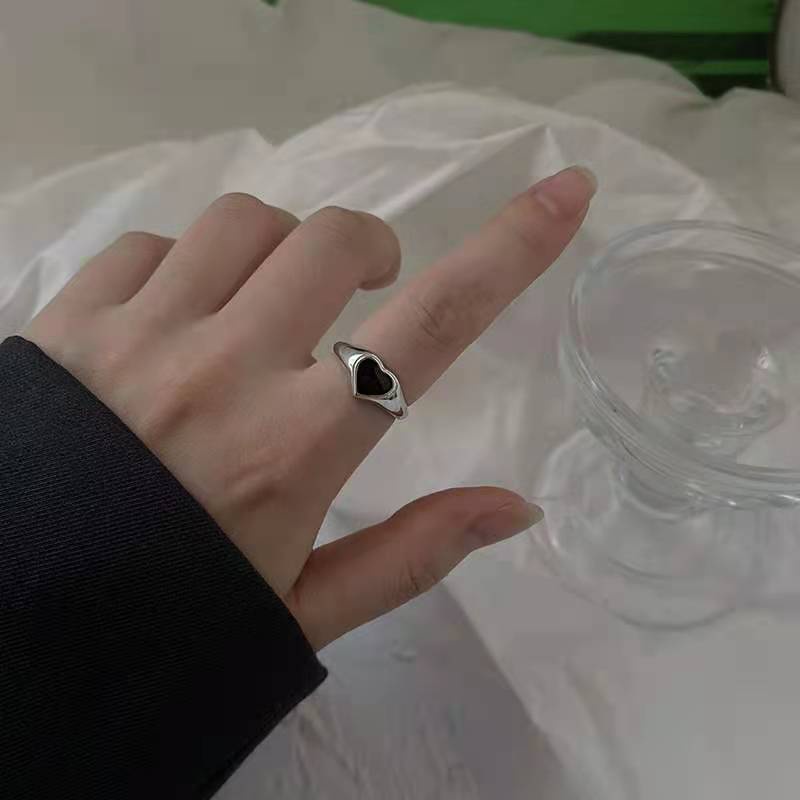 [Mới] Nhẫn Hình Trái Tim Màu Bạc / Đen Đơn Giản Phong Cách Punk Hip Hop Hàn Quốc Có Thể Điều Chỉnh Làm Quà Tặng Trang Sức