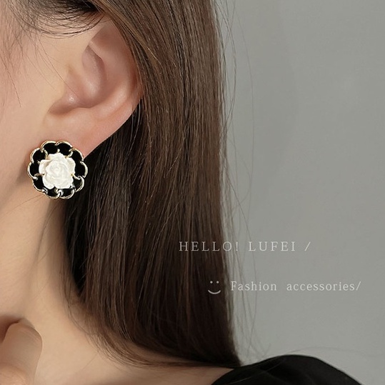 MOCHASHUBông tai hình hoa màu đen phong cách retro đơn giản cho nữ