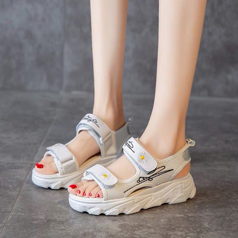 [ GIÁ SỈ ] Sandal nữ thời trang Ulzang đế cao kiểu dáng cao cấp 2 quai ngang hoa cúc 2 màu nữ tính nhẹ nhàng