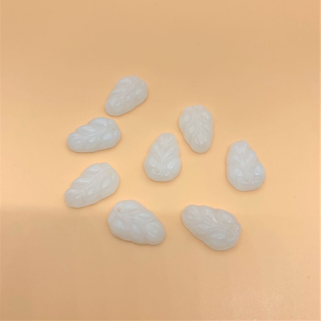 Charm lá bồ đề bình an đá phong thủy màu trắng - Mã LBDBN01
