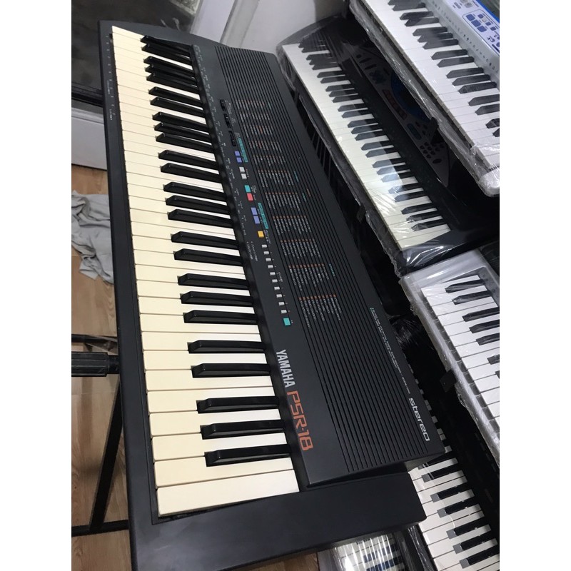 Đàn nội Địa Nhật Yamaha PSR -18 giá rẻ . âm thanh hay . đầy đủ chức năng . bảo hành 12 tháng