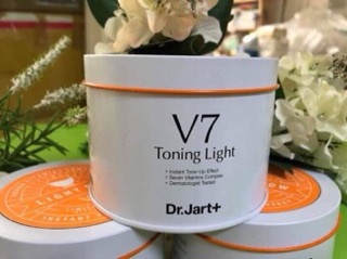 Kem V7 TONING LIGHT Hàn Quốc