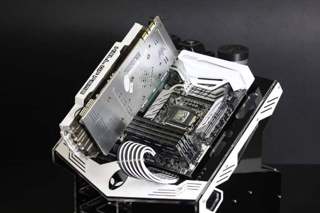 VỎ CASE MÁY TÍNH MICA ĐỘC ĐÁO