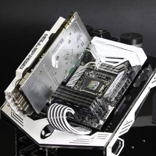 VỎ CASE MÁY TÍNH MICA ĐỘC ĐÁO