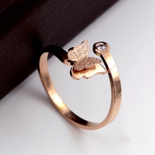 Nhẫn Bướm Xinh Titan Ko Đen TT 3149