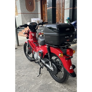 Thùng xe Cub Cross 110cc, thùng givi B32NB kèm đế và bộ kít gắn chuẩn trên xe Cross, hàng givi chính hãng, bh 2 năm