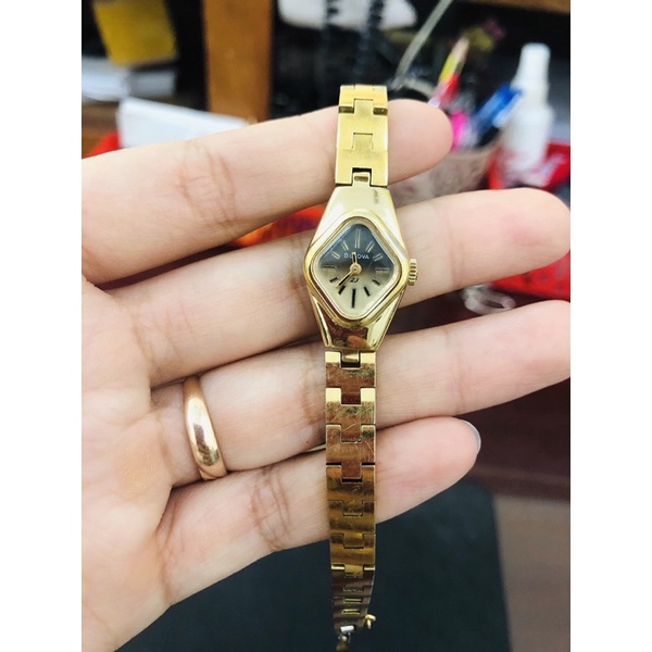 Đồng hồ nữ si nhật cơ lên dây dạng lắc tay hiệu Bulova (thuỵ sĩ)