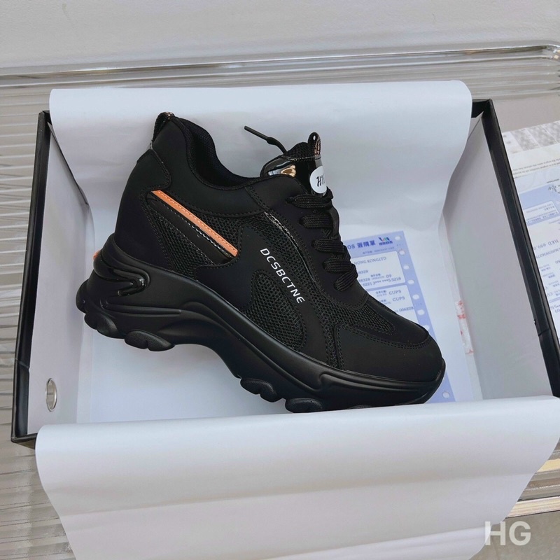 Giày thể thao dấu đế