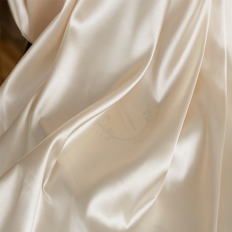 Vải lụa bóng chất satin mềm mịn