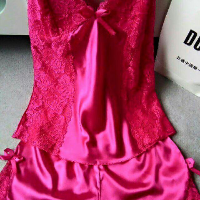 Bộ đồ ngủ satin lụa