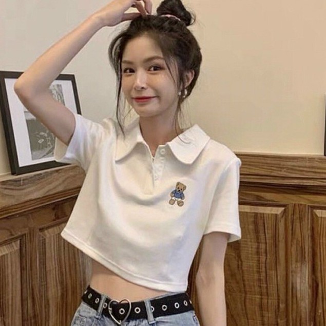 Áo Croptop Cổ Bẻ Thêu Gấu | BigBuy360 - bigbuy360.vn