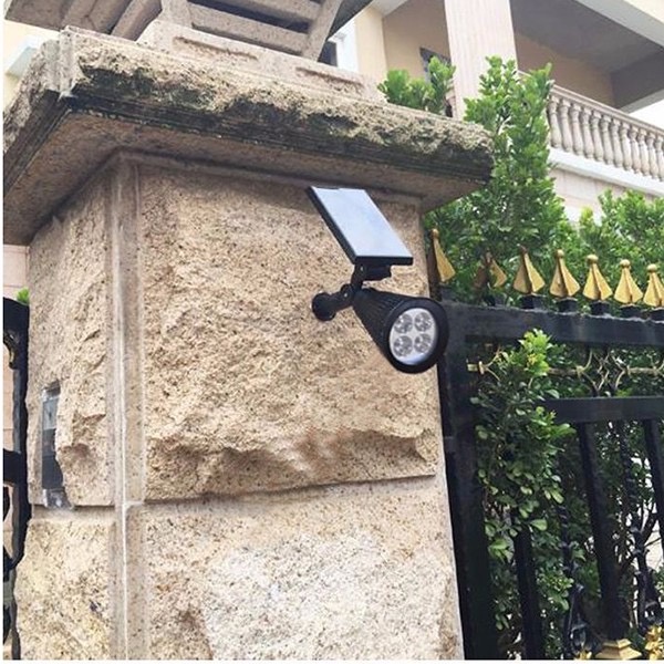 Đèn Năng lượng mặt trời thương hiệu Mayor Wolf cắm cỏ, chiếu cây, đổi màu 7mau sắc cầu vồng . bảo hành 24 tháng