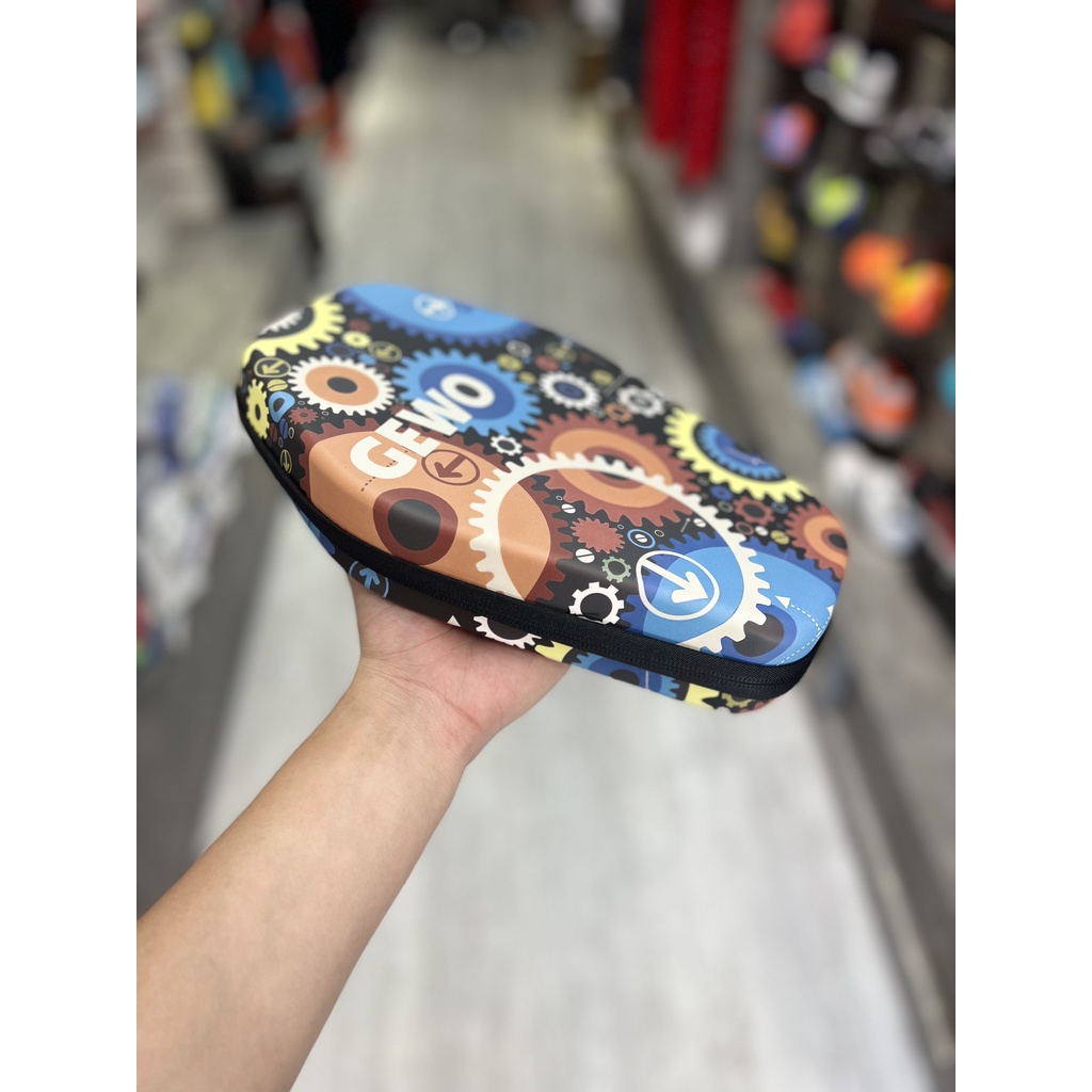 Bao Vợt Bóng Bàn Gewo Chính Hãng - Màu Đen - Thiết Kế Bao To , Rãnh Sau Rộng - Có Ngăn Đựng Phụ Kiện Linh Tinh