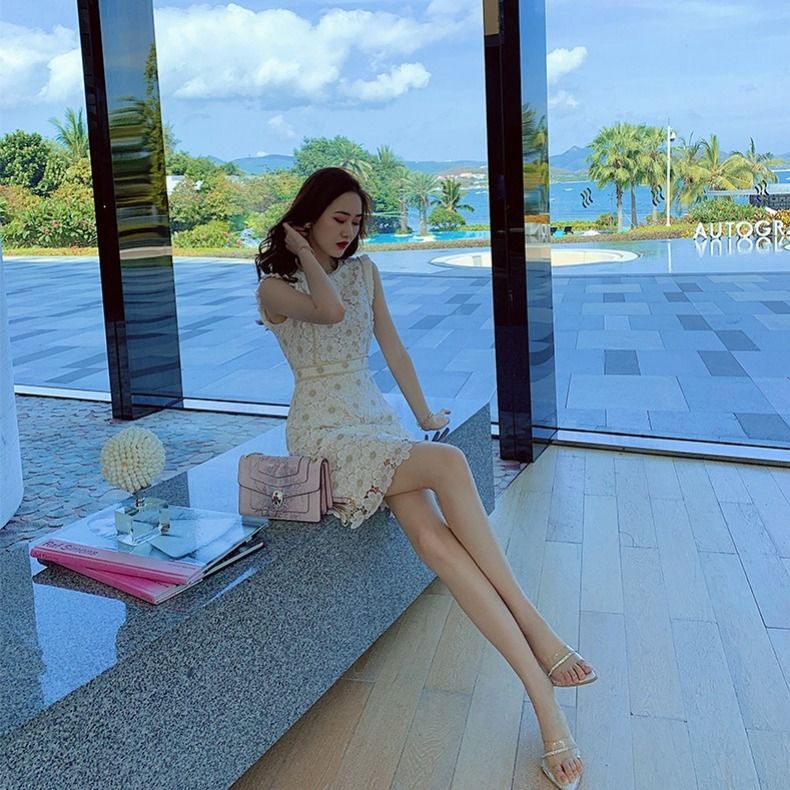 Đầm ren không tay cổ tròn ôm hông lưng cao dáng dài vừa thời trang hè 2021 cho nữ