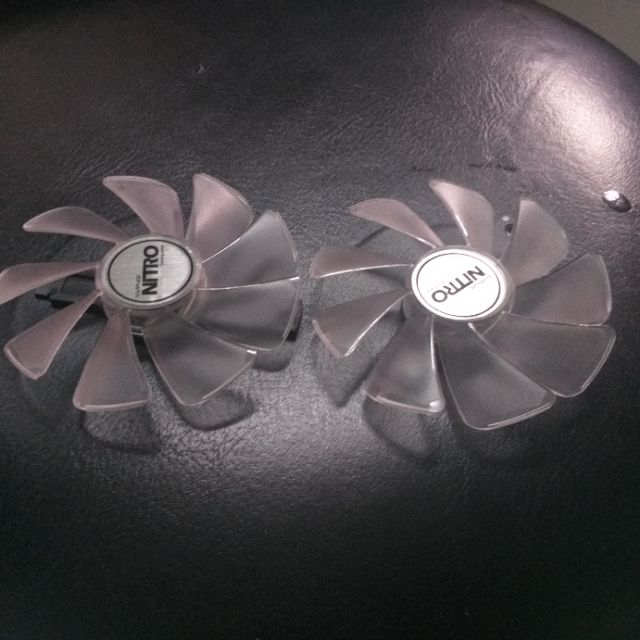 Một fan quạt Saphire Nitro Special Rx