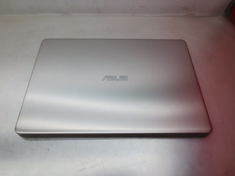 Laptop Cũ ASUS X510UA/ CPU Core I5-7200U/ Ram 4GB/ Ổ Cứng SSD 128GB + HDD 500GB/ VGA Intel HD Graphics/ LCD 15.6" inch