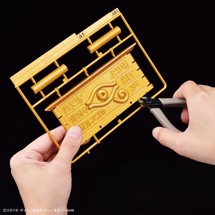 Mô hình lắp ráp hộp Ultimagear Millennium Puzzle Gold Sarcopharus