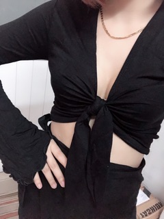 Áo kiểu croptop tay loe