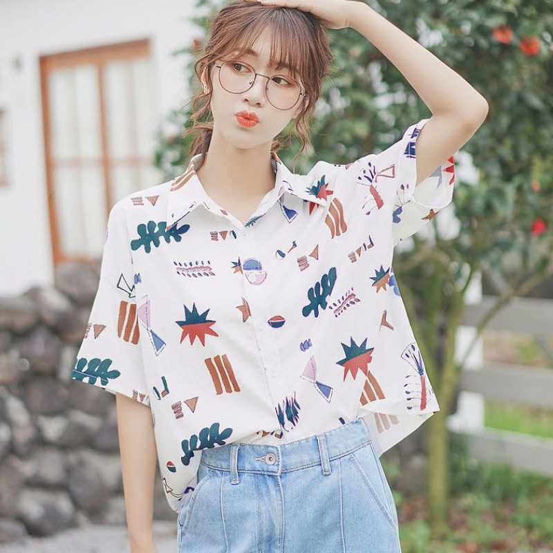 Áo sơ mi nữ ngắn tay dáng rộng in họa tiết hoạt hình | BigBuy360 - bigbuy360.vn