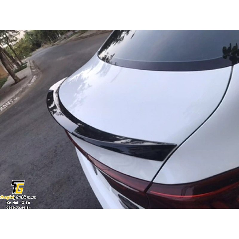 Đuôi gió nhựa ABS vân Carbon theo xe Kia Cerato 2019-2021