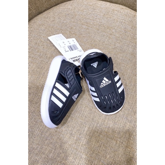 Sandal Adidas Chuẩn Auth Có sẵn bills tags đầy đủ