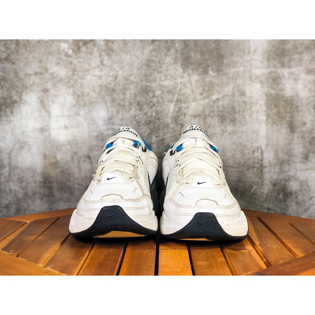 (SIZE 43) Giày thể thao chính hãng 2hand NIKE AIR MONARCH IV 4 WHITE/METALLIC SILVER-NAVY ` < ²