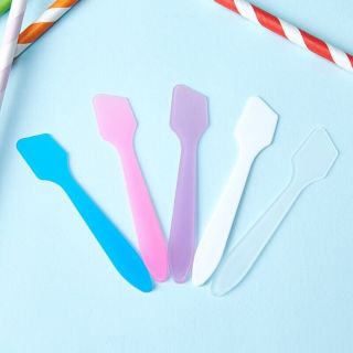 Muỗng lấy kem trộn kem và muỗng đắp mặt nạ