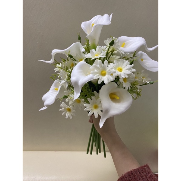 Hoa cầm tay cô dâu