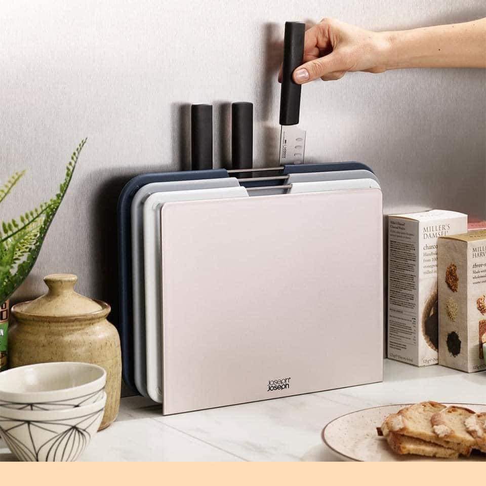 Bộ thớt kèm dao Joseph Joseph mẫu mới nhất 2021 (60194)