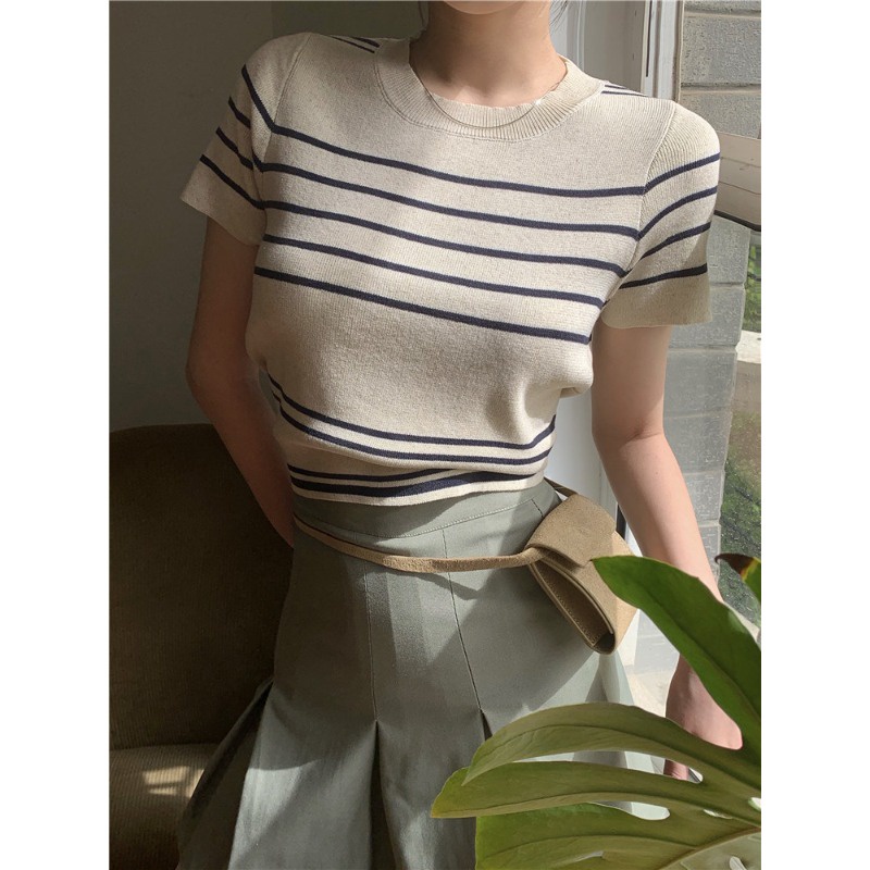 QADCOL Áo Croptop Tay Ngắn Hoạ Tiết Kẻ Sọc Thiết Kế Đơn Giản Hợp Thời Trang