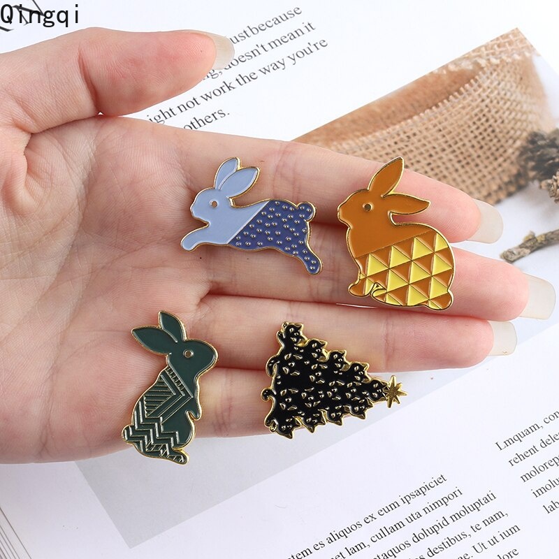 Huy hiệu cài áo Miss Zoe thiết kế kiểu chú thỏ/ cây thông hoạt hình đáng yêu thời trang