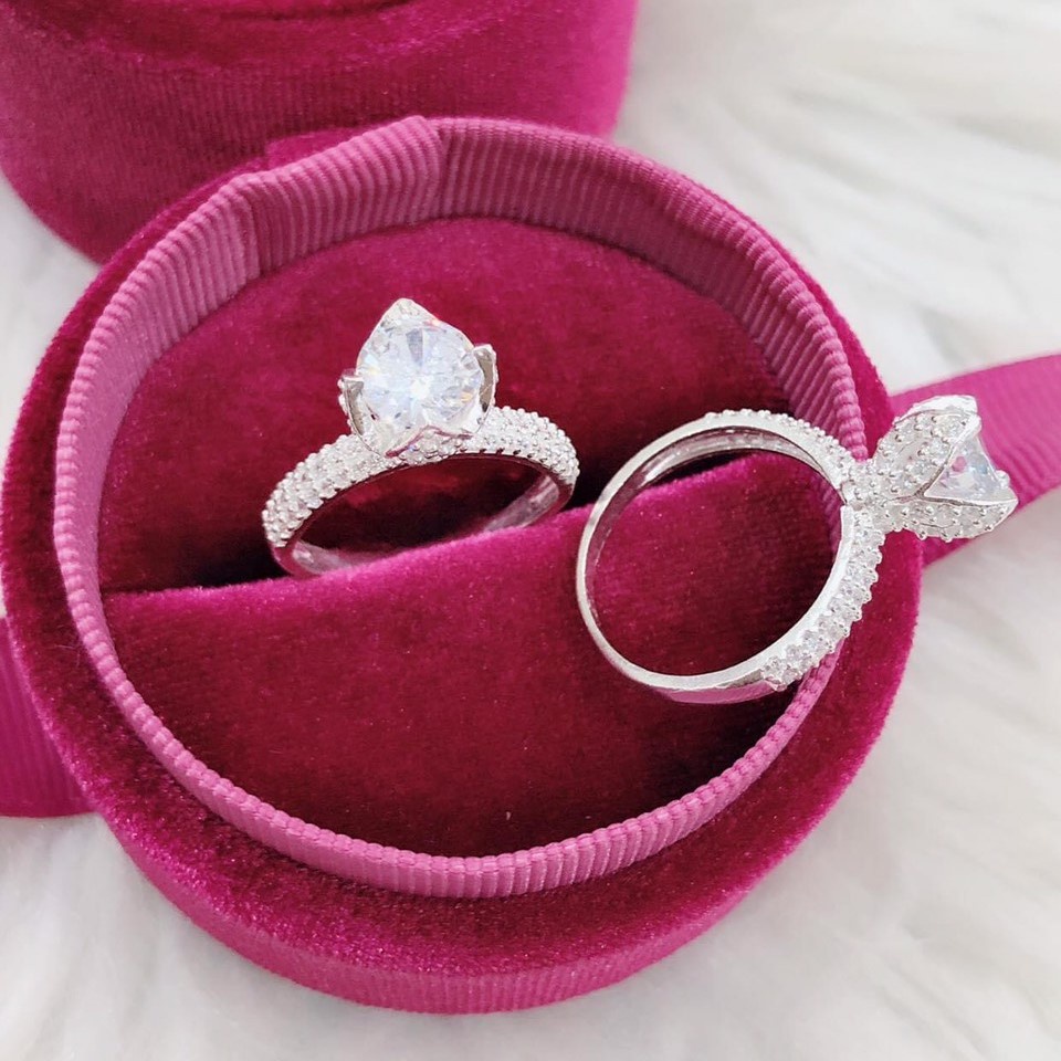 Nhẫn bạc nữ hình bông sen đính đá li to, chất liệu bạc ta cao cấp - Trang sức bạc Evasilver