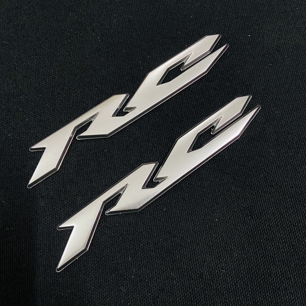 (Đồ chơi giá sỉ) Cặp tem chữ nỗi RC ZIN theo xe gắn các dòng xe SIRIUS, EXCITER, WINNER, VARIO, CLICK, WAVE...