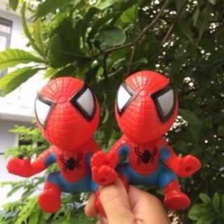 Siêu Nhân Nhện bám đít xe ( bản to)