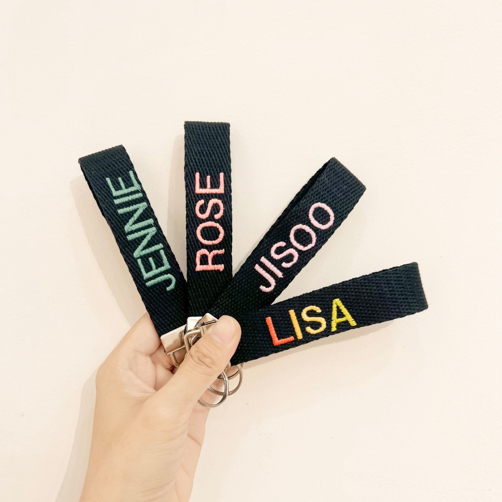 Móc khóa thêu tên tặng quà sinh nhật, giáng sinh, quà tặng ý nghĩa