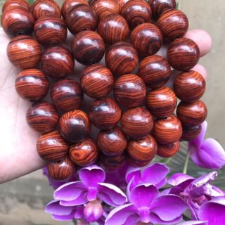 Vòng gỗ sưa hạt tròn 16 m m