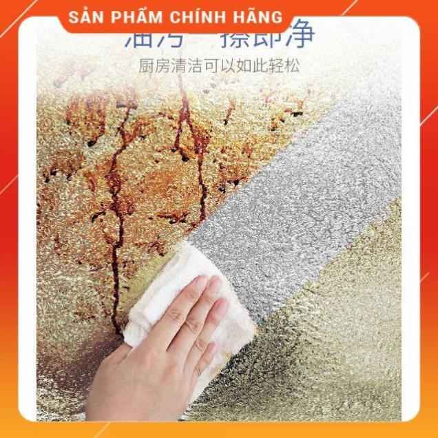 Cuộn dán bếp tráng nhôm cách nhiệt chống thấm (dài 2m X cao 0.6m)