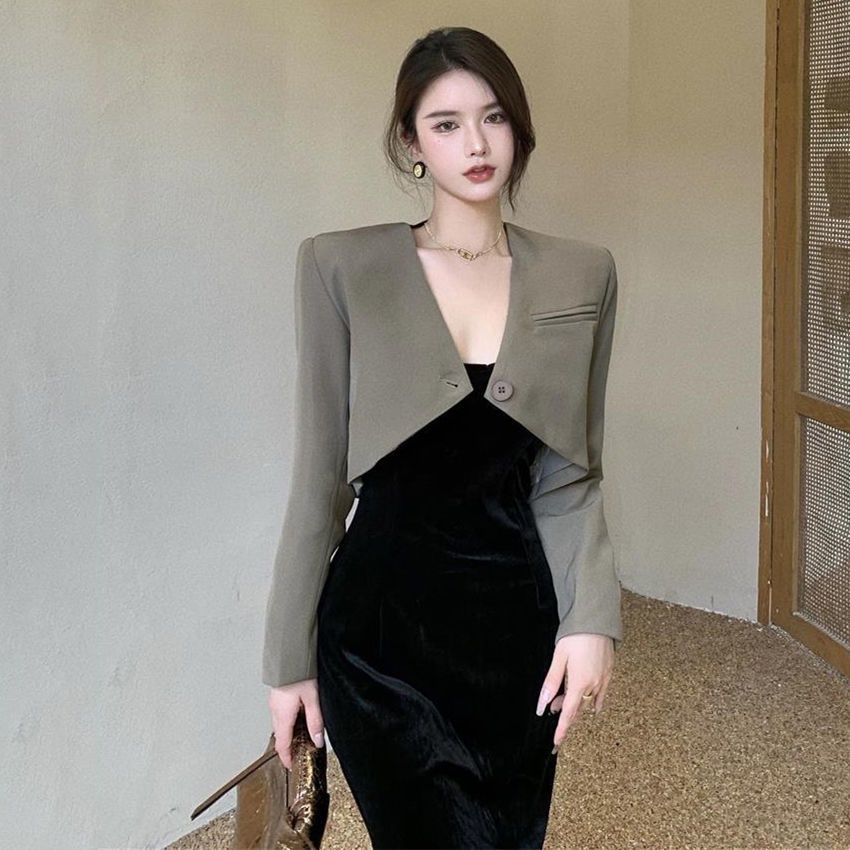 Set đầm hai dây và áo khoác blazer ngắn thời trang mùa thu hàng mới dành cho nữ 2021