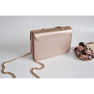 Túi đeo chéo Charles & Keith
