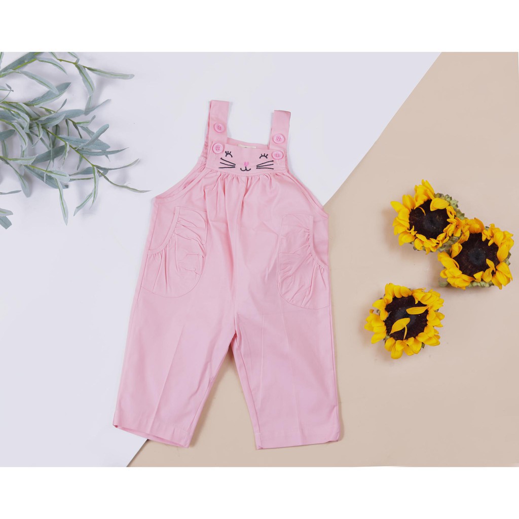 Quần yếm thu đông kaki bé gái thêu mèo size 4-10T, cho bạn từ 14-30kg, chất kaki dày dặn không nhăn, hình thêu đẹp