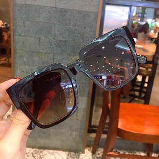 Kính Vuông Chữ Bản Lớn