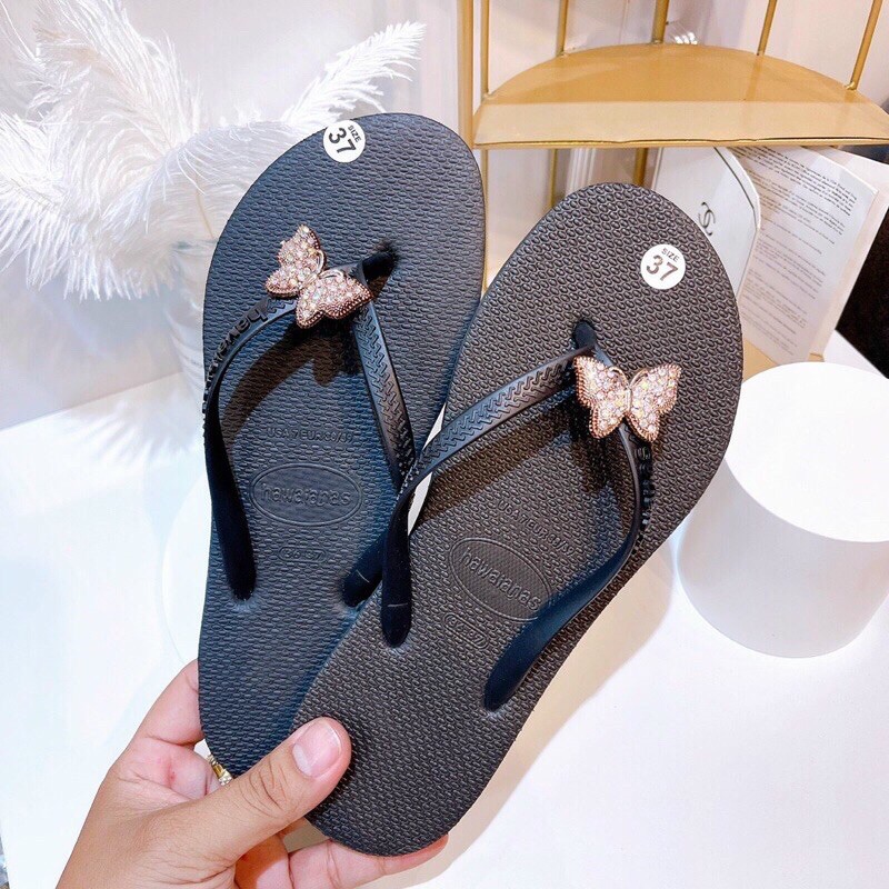 Dép kẹp bướm
