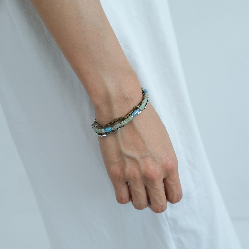 [gwilee] turquoise point bracelet - vòng tay bằng hạt màu xanh lam