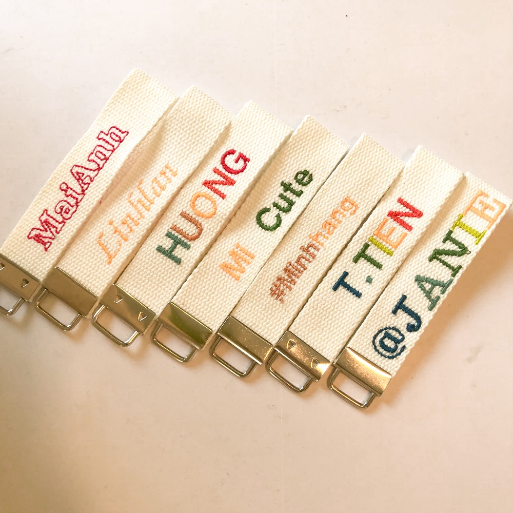 Móc khóa thêu tên tặng quà sinh nhật, giáng sinh, quà tặng ý nghĩa