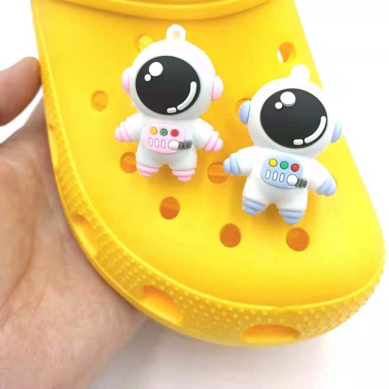 Set 2 Phụ Kiện Làm Phụ Kiện Hình Giày Búp Bê 3D Bằng PVC Mềm