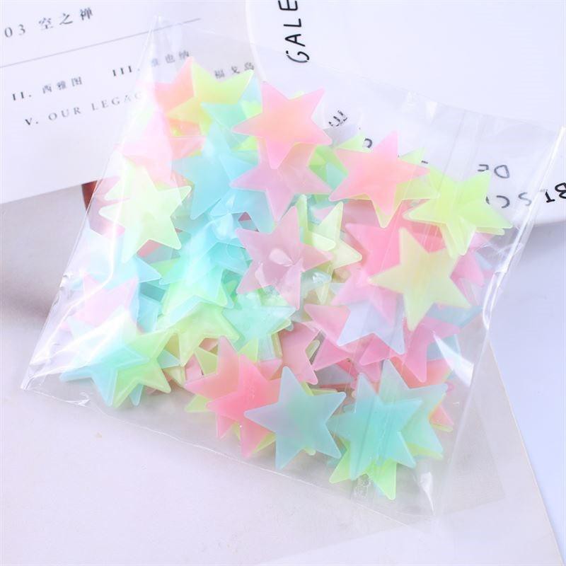 Gói 100 Ngôi Sao Dán Tường Dạ Quang 3cm Đa Năng-vrg1588 Lavio Store