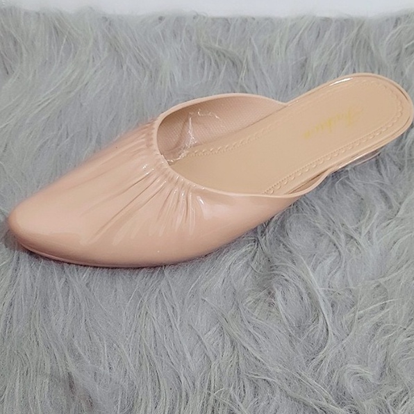 DÉP SỤC NHỰA DẺO NỮ ĐI MƯA cao 2cm