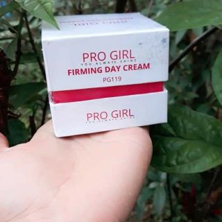 Kem dưỡng trắng da ngày và đêm