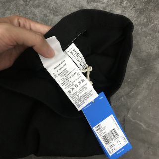 3 Stripes Legging
Made in Cambodia full tag code